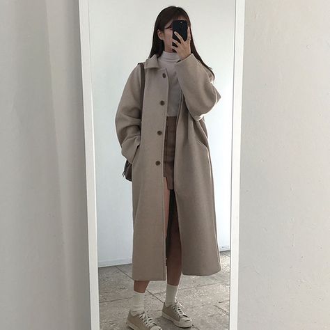 Celana Jogger Wanita, Long Coat Outfit, Mode Ulzzang, Korean Winter, Look Office, Looks Pinterest, Long Coat Women, Single Breasted Coat, Coat Outfits