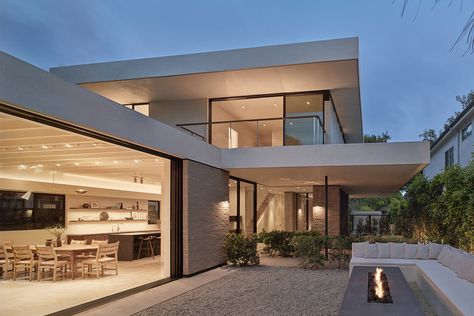 Standard Stucco Bench, Standard Architecture, Indoor Outdoor Living Space, Groove Ceiling, Window Walls, La Living, Spec House, Modern Architecture Interior, Modernist House