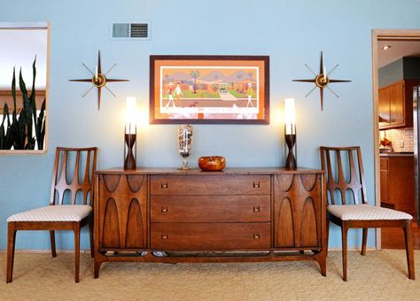 50s Inspired Home Decor, Brasilia Broyhill, 50s Interior, 60s Decor, 1950s House, Mid Century Living, Early 60s, Mid Century Modern Interiors, Retro Interior