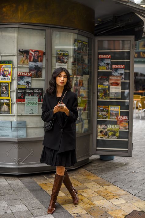 Brown Suede Boots With Skirt, Outfits With Under The Knee Boots, Black Knee High Boots Midi Skirt Outfit, Office Knee High Boots Outfit, Midi Dress High Boots, Dark Brown Boots Outfit Fall, Maxi And Boots Outfit, Dark Brown Leather Boots Outfit, Knee High Boots Brown Outfit