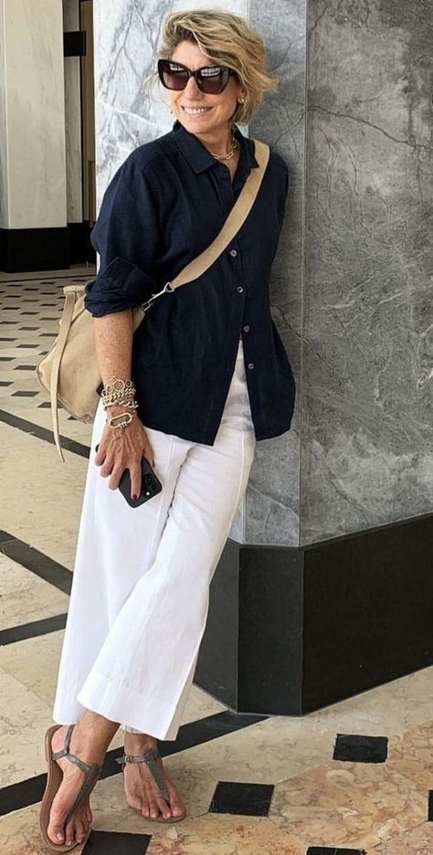 Poolside Glamour, White Pants Outfit, Stylish Outfits For Women Over 50, 60 Fashion, Miami Fashion, Fashion Pieces, Style Streetwear, Fashion Over 50, Looks Style