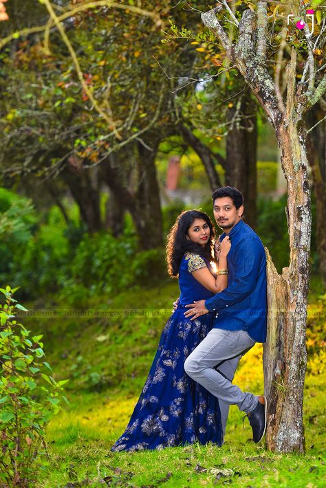 Post Wedding Photoshoot Ideas, Post Wedding Photoshoot, Wedding Photoshoot Ideas, Pre Wedding Photoshoot Props, Pre Wedding Photoshoot Outfit, Photoshoot Outdoor, Wedding Photoshoot Props, Pre Wedding Shoot Ideas, Pre Wedding Photoshoot Outdoor