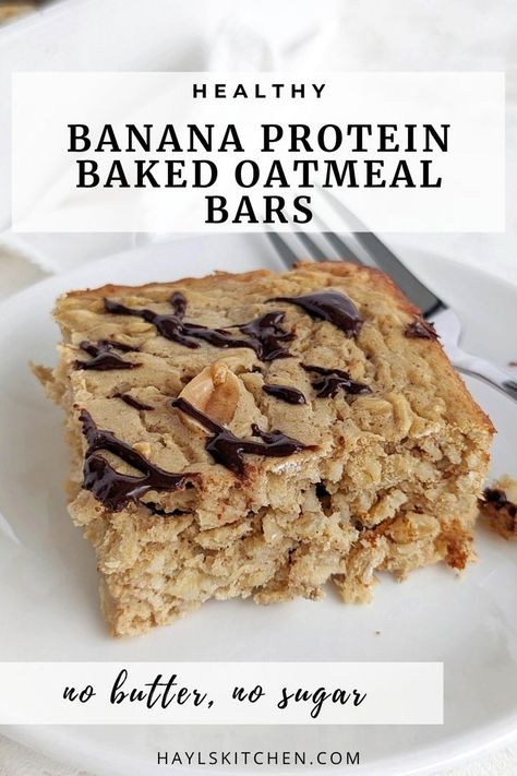 Bake a batch of these soft and chewy Banana Protein Baked Oatmeal Bars with all the sweet flavor of protein bar without fat or added sugar! The perfect high protein breakfast, snack or post workout meal. Banana Protein Bars, Protein Baked Oatmeal, Protein Breakfast Bars, Baked Oatmeal Bars, Banana Oatmeal Bars, Oatmeal Bars Healthy, High Protein Peanut Butter, Baking With Protein Powder, Oat Bar Recipes