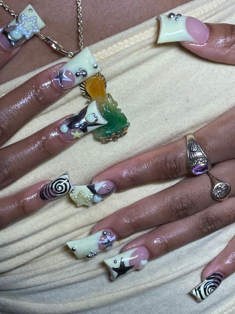 Gel X Duck Nails, Aura Duck Nails, Ice Spice Nails, Hello Kitty Junk Nails, Rare Nail Designs, 2000 Nail Designs, Duck Nail Ideas, Medium Duck Nails, Duck Nails Design