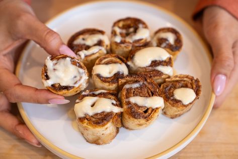 This might have to be one of my favorite low carb desserts period. I never thought it would be ... Keto Cinnamon Rolls Tortillas Air Fryer, Low Carb Tortilla Dessert, Low Carb Tortilla Cinnamon Roll Ups, Air Fryer Tortilla Dessert, Tortilla Cinnamon Roll Bites Air Fryer, Keto Air Fryer Recipes Low Carb Dessert, Lower Carb Breakfast Ideas, Low Carb Cinnamon Rolls With Tortilla, Keto Air Fryer Desserts