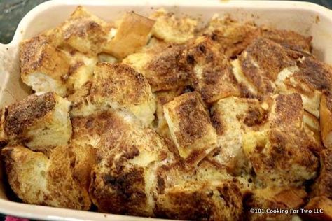 Casserole Bake, Inexpensive Dinners, Brunch Casserole, Toast Casserole, Inexpensive Meals, Cheap Dinner Recipes, Cooking For A Crowd, French Toast Easy, Brunch Dishes