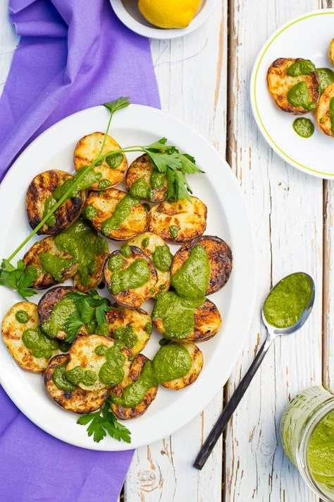 These Grilled Baby Potatoes with Lemon Herb Dressing are so flavorful and will be a hit at your next BBQ! Grilled Baby Potatoes, Lemon Herb Dressing, Grilled Vegan, Herb Dressing Recipe, Vegan Bbq Recipes, Herb Dressing, Vegetarian Bbq, Vegan Grilling, Vegan Bbq