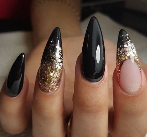 JassyCandy Gold Stiletto Nails, Black And Gold Nails, Ongles Beiges, Silver Nail Designs, Black Nails With Glitter, Nails With Glitter, Silver Nail Art, Long Stiletto Nails, White And Silver Nails