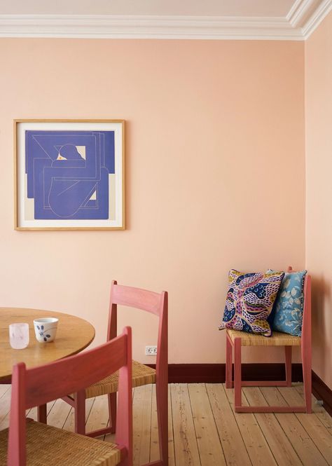 Klint — At Sofie home | See how she has decorated with Klint Pink Walls Dining Room, Peachy Wall Color, Peach Dining Room, Pink Wall Paint, Pink Hallway, Best Wall Paint, Pink Painted Walls, Light Pink Walls, Ceiling Paint