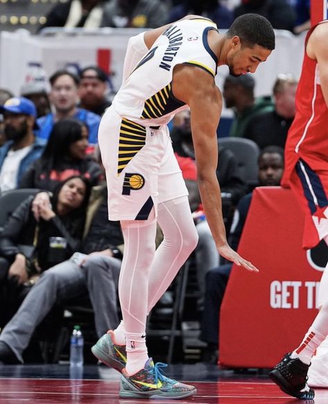 Tyreese Haliburton, Tyrese Haliburton, Basketball Players Nba, Basketball Photography, Shirt Football, Indiana Pacers, Wnba, College Basketball, Nba Players