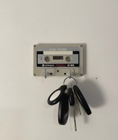 Handmade key holder #diy Cassette Room Decor, Diy Key Hanger, Key Holder Ideas, Cassette Art, Diy Key Holder, Cassette Tape Art, Key Holder Diy, Weird Furniture, Cool Room Decor