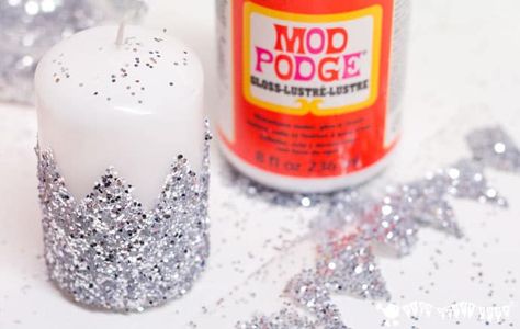 Glitter Candle Holders Diy, Glitter Candle Holders, Diy Glitter Candles, Christmas Candles Diy, Xmas Candles, How To Make Glitter, How To Make Red, Kids Craft Room, White Pillar Candles