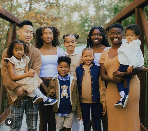 Blended Family Aesthetic, Interracial Family Photos, Blasian Family, Interacial Families, Blasian Couple, Easter Family Pictures, Mixed Families, Interracial Family, Interacial Couples