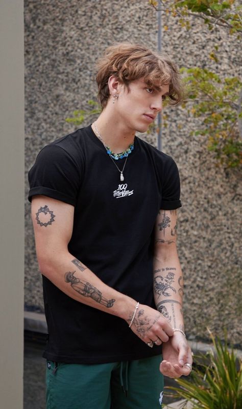 Aesthic Tattoo Men, Scattered Tattoos Men, Male Tattoos Aesthetic, Aesthetic Tattoo Men Arm, Neck Tattoos Men, Vinnie Hacker Tattoo, Guys Tattoos, Skin Marks, Bunny Fashion