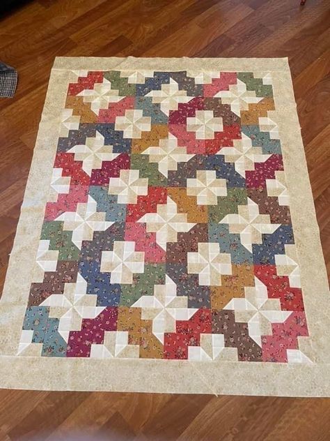 Colchas Quilting, Patchwork Quilting Designs, Quilting Designs Patterns, Scrappy Quilt Patterns, Quilt Square Patterns, Scrap Quilt Patterns, Easy Quilt Patterns, Pdf Quilt Pattern, Patchwork Quilt Patterns