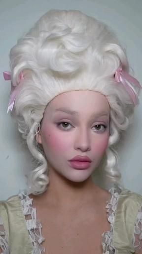 Victorian Makeup Look, Rococo Makeup, 18th Century Makeup, Marie Antoinette Hairstyle, Marie Antoinette Makeup, Marie Antoinette Hair, 18th Century Hairstyles, Marie Antoinette Costume, Rococo Fashion