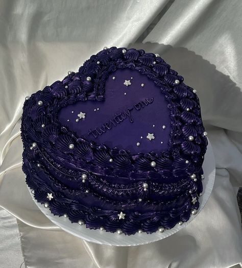 Gothic Birthday Cakes, Gothic Cake, Purple Cakes Birthday, Vintage Birthday Cakes, 21st Cake, Heart Cakes, Purple Cakes, Iridescent Purple, 21st Birthday Cake