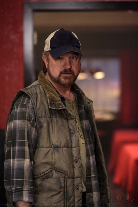 Bobby Stinger Bobby Singer Supernatural, Supernatural Bobby, Sam And Dean Supernatural, Supernatural Cw, Jim Beaver, Sherlock Holmes Benedict, Bobby Singer, Sherlock Quotes, Supernatural Pictures