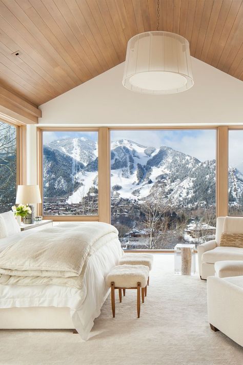 Ski Chalet Interior Design, Ski Lodge Interior, Alps Chalet, Chalet Decor, Chalet Interior Design, Home Decor Winter, Aspen House, Cabin Chic, Beautiful Bedroom Decor