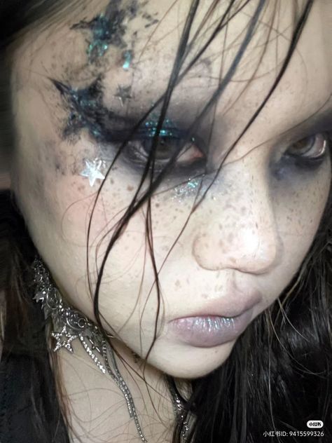 #makeup #makeupinspo Eyeless Makeup, Drowned Makeup, Unique Makeup Looks Creative, Dark Siren Makeup, Wet Makeup Look, Starry Makeup, Smeared Makeup, Duochrome Makeup, Experimental Makeup