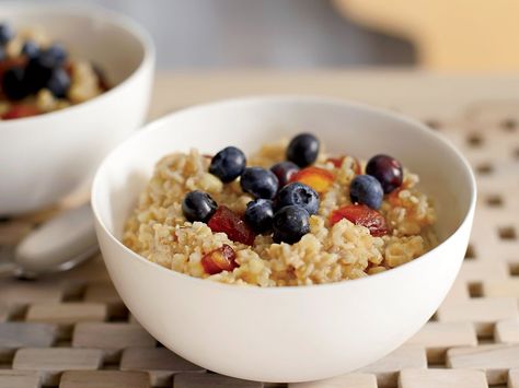 Three-Grain Cereal with Dates and Cinnamon | The mixture of cinnamon and chopped dates in this three-grain hot cereal makes this breakfast nicely sweet—no extra sugar needed. Hot Breakfast Cereal, Ginger Muffins, Barley Recipe, Syrup Recipes, Hot Cereal, Cinnamon Recipes, Odd Stuff, Dried Blueberries, Best Food Ever