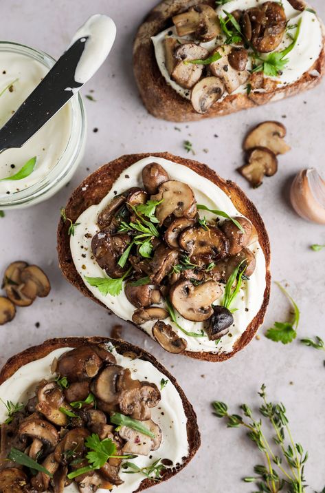 Goat Cheese Toast, Goat Cheese Stuffed Mushrooms, Mushrooms On Toast, Cheese Toast Recipe, Balsamic Mushrooms, Dairy Free Appetizers, Mushroom Toast, Whipped Goat Cheese, Goats Cheese