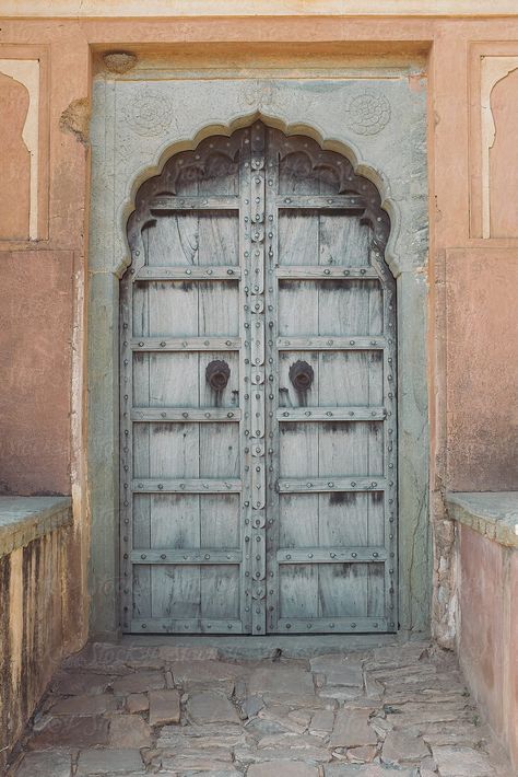 Ancient Indian Doors, Traditional Indian Doors, Casual Traditional Decor, Eclectic Traditional Decor, Medieval Door, Wooden Partitions, Window Architecture, Clay Fairy House, Indian Doors