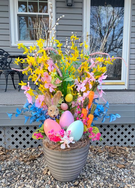 Peeps Decor, Spring Planter, Easter Peeps, Spring Easter Decor, Easter Ideas, Spring Easter, Easter Decor, Easter Spring, Spring Decor