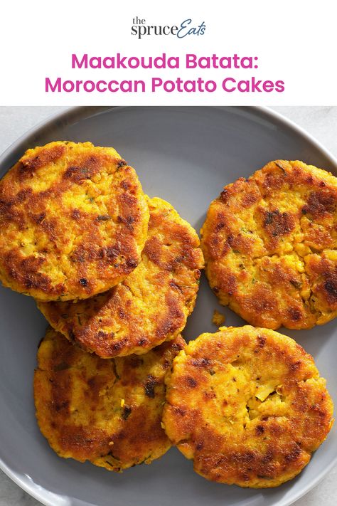 Moroccan Potatoes, Morocco Food, Moroccan Recipes, Sandwich Fillers, Potato Fritters, African Cooking, Grated Potato, African Recipes, Detox Plan