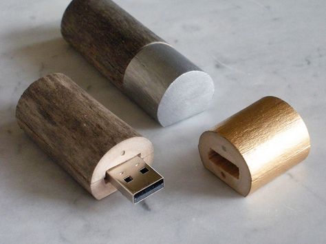 USB FLASH DRIVE: Flash drive made of aspen wood with magnetic cap Wood Usb, Aspen Wood, Stick Art, Pen Drive, Aspen, Flash Drive, Locket, Usb Flash Drive, Flash