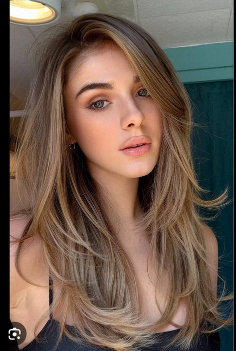 Side Swept Layered Hair, Long Layer Hairstyle, Haircut For Long Hair Side Part, Long Haircuts Side Bangs, Haircut Side Part For Women, Long Layer Side Part, Long Side Part Hairstyles, Types Of Hair Layering, Haircut Ideas For Long Hair Side Part