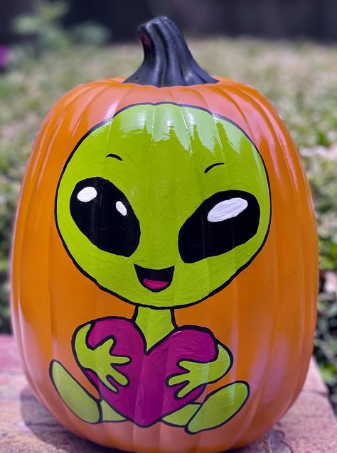 Alien Pumpkin Painting, Diy Pumpkins Painting, Alien Pumpkin, Pumpkins Painting, Halloween Pumpkin Crafts, Diy Pumpkins, Cosmo And Wanda, Hand Painted Pumpkin, Mask Painting