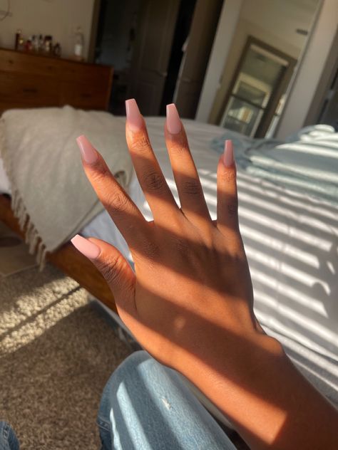 Simple Nails For Light Skin, Light Pink Nails On Black Women, Nail Ideas Dark Skin Black Women, Nail Colors For Light Brown Skin, Nude Pink Coffin Acrylic Nails, Light Pink Nails Dark Skin, Nails On Brown Skin Hands, Neutral Nails For Brown Skin, Nail Ideas Brown Skin