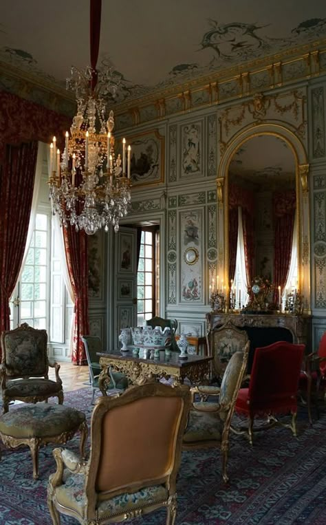 Château de Champs-sur-Marne. France French Chateau Interiors, French Truffles, Noblesse Oblige, Amazing Interiors, Castle Rooms, Chateaux Interiors, Living Room Classic, Fancy Decor, Palace Interior