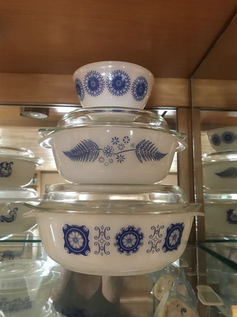 Pyrex Homestead Collection, Vintage Pyrex Collection, Pyrex Butterprint, Pyrex Gooseberry, Pyrex Spring Blossom, Pyrex Display, Vintage Pyrex Dishes, Vintage Pyrex Bowls, Pyrex Patterns