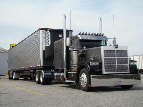 marmon truck Big Ford Trucks, Train Truck, Trucking Life, Classic Tractor, Custom Big Rigs, Show Trucks, Cool Vans, Peterbilt Trucks, Dump Trucks