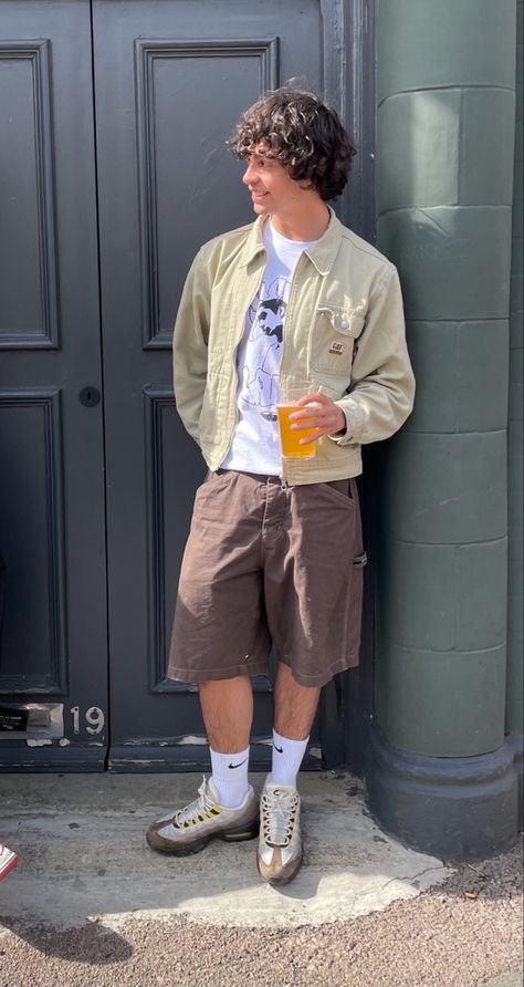 Carharrt Men’s Outfit, Workwear Mens Outfits, Brown Jorts Men Outfit, Carhartt Jorts Outfit, Carhartt Shorts Outfit Men, Nike 95 Outfit, Workwear Jacket Outfit Men, Carhartt Shorts Outfit, Cream Jacket Outfit Men