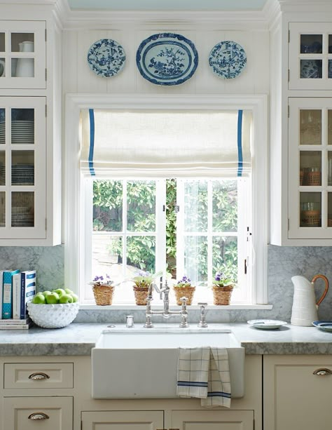 Mark Sykes, Chinoiserie Kitchen, Blue And White Dishes, Mark Sikes, Kitchen Vignettes, Cowgirl Decor, Hollywood Hills Homes, Above The Sink, Mark D Sikes