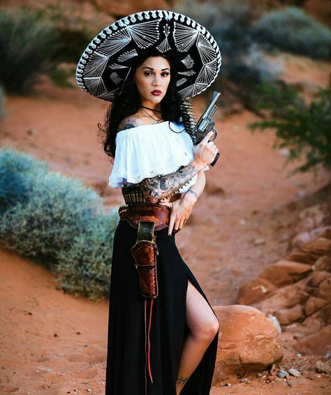 127 Me gusta, 1 comentarios - EVIL FRIENDS ⭕ (@evilfriends_) en Instagram: "M: @cherry1_626 📸:@zermeno25" Low Rider Girls, Gangster Girl, Lowrider Bike, Mexican Girl, Chicano Art, Festival Captain Hat, Captain Hat, High Waisted Skirt, Pin Up