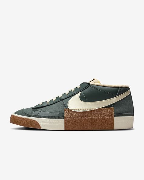 Nike Blazer Low Pro Club Men's Shoes. Nike.com Nike Fashion Men, Men Over 30 Fashion, Men’s Shoes With Jeans, Mens Clothing Styles Fall, Men’s Sneakers, Leather Sneakers Outfit, Shoes For Guys, Blazers Nike, Two Tone Shoes