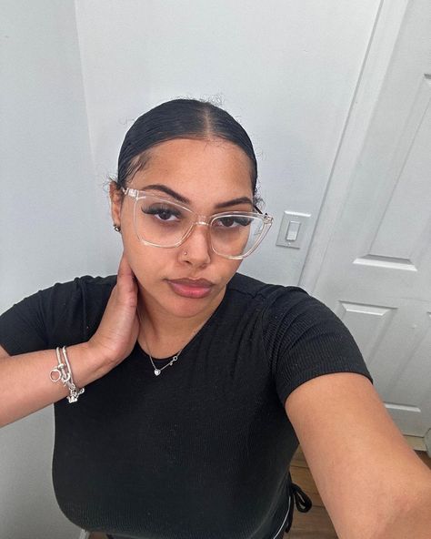 #girlswithglasses #lashes #prettylittlething Lashes And Glasses, Black Glasses, Swag Cartoon, Girls With Glasses, Glasses Frames, Lashes, Black