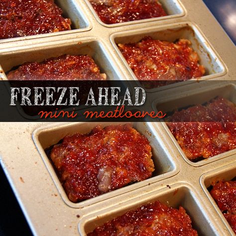 This Month's Freezer Meal: Mini Meatloaves. She has a cute mini loaf pan so she can freeze them ahead in single servings. I imagine I could also make them in a regular muffin tin. Great idea. Pampered Chef Brownie Pan Recipes, Freezer Lunches, Mini Meatloaf Recipes, Freeze Ahead Meals, Single Serve Meals, Mini Meatloaf, Mini Meatloaves, Freezer Dinners, Budget Freezer Meals