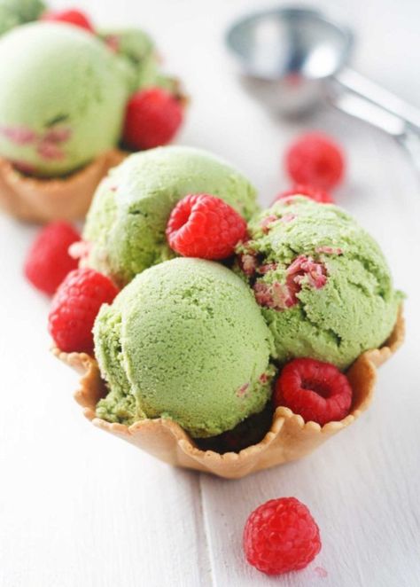 Raspberry Matcha, Matcha Raspberry, Ice Cream Soft Serve, Matcha Lover, Green Tea Ice Cream, Tea Ice Cream, Matcha Ice Cream, Raspberry Ice Cream, Green Matcha