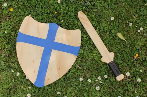 Full image | Felt Costume Chevalier, Knights Helmet, Simple Woodworking Plans, The Knight, Craft Show Ideas, The Warrior, Blue Cross, Warrior Princess, Wood Toys