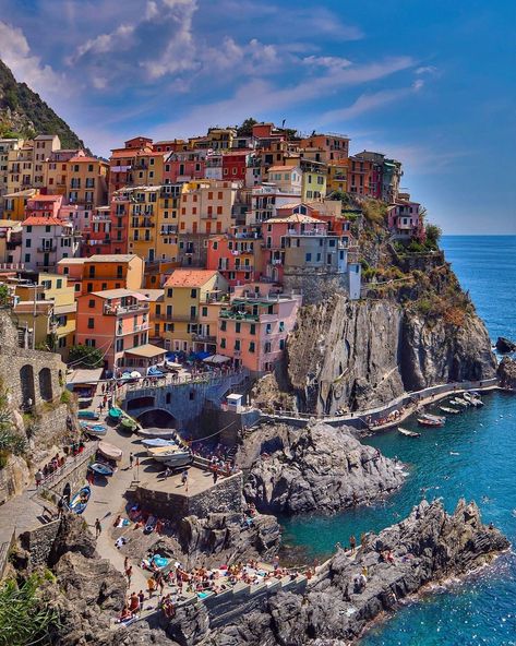 Italy's Riviera: Cinque Terre 📷:... - Traveller365.com Cinque Terre Instagram, Italy Tourism, Italy Tours, Italy Photo, Holiday Destinations, Italian Style, City Lights, Italy Travel, Beautiful Images