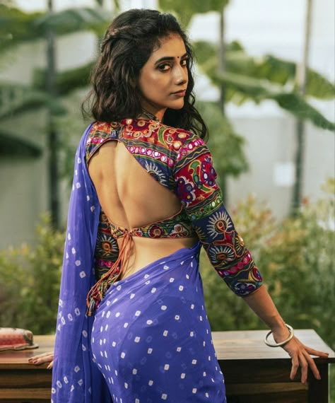 Dori Blouse Designs Latest, Blouse Pattern Latest, Full Sleeve Saree Blouse, Dori Blouse Designs, Full Sleeve Saree, Deep Back Dress, Backless Saree Blouse, Dori Blouse, Sleeve Saree Blouse