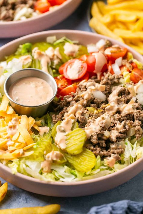 Big Mac Burger Salad Bowl (meal prep favorite) - Oh Snap Macros Macro Friendly Burger Bowl, Big Mac Salad Bowl, Smash Burger Bowl Meal Prep, Macro Lunch Ideas For Work, Big Mac Bowl Meal Prep, High Protein Big Mac Bowl, Hamburger Bowl Meal Prep, Smashburger Bowls, Macro Friendly Rice Bowls