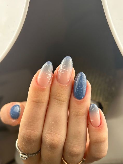 Ombre Nail Colors 21 Ideas for Winter 2023-2024: Get Creative with Your Nail Art New Years Nail, Ombre Nail Colors, Snow Nails, Blue Ombre Nails, Blue Glitter Nails, New Years Nail Designs, Ombre Nail, Ombre Nails Glitter, Winter Nails Acrylic