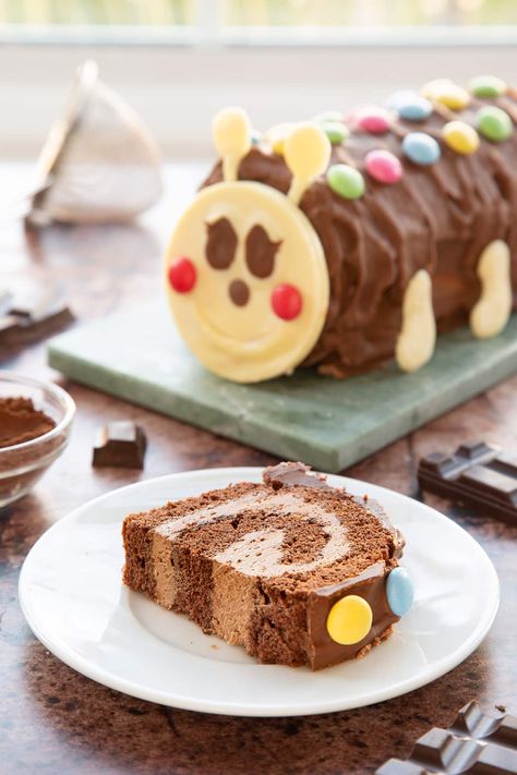 Caterpillar cake recipe Chocolate Swiss Roll Recipe, Colin The Caterpillar Cake, Chocolate Swiss Roll, Caterpillar Cake, British Bake Off, British Baking, Chocolate Sponge, Birthday Cake Recipe, Swiss Roll