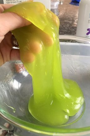 Hand Sanitizer Slime, No Glue Slime Recipe, Flour Slime, Glue Slime Recipe, Slime Edible, Easy To Make Slime, Cara Membuat Slime, School Club Activities, After School Club Activities